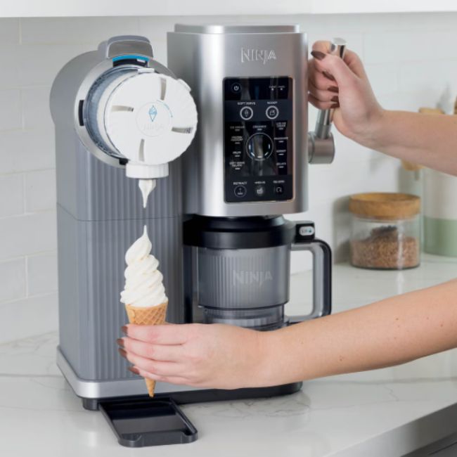 Машина за сладолед Ninja NC701EU CREAMi Swirl 13-in-1