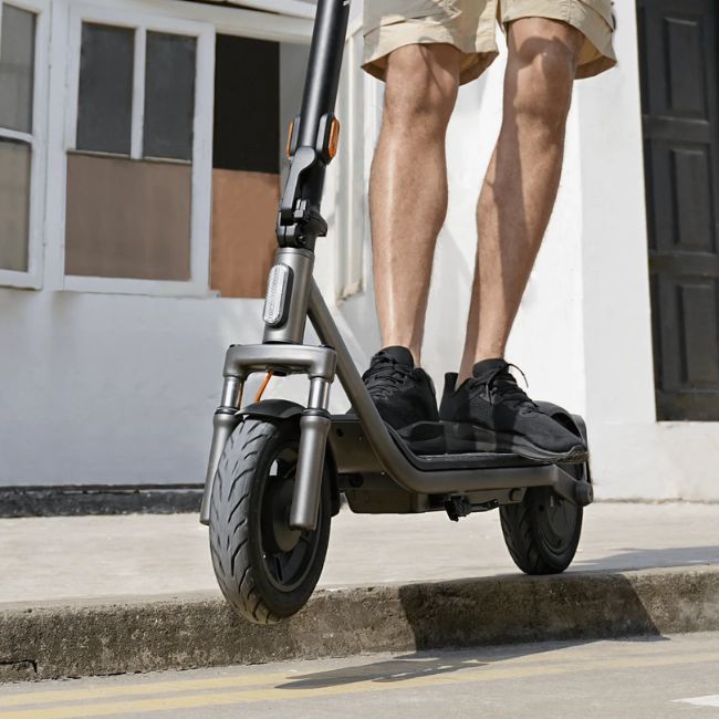 Електрически скутер Xiaomi Electric Scooter 6 Lite - ЧЕРЕН -- BLACK