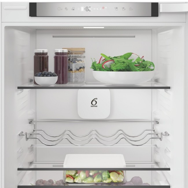 Хладилник за вграждане Whirlpool WHK2 5292 B4E