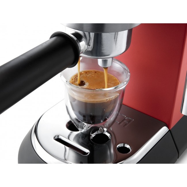 Кафемашина DeLonghi EC685.R Dedica