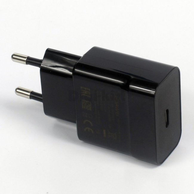 Зарядно устройство Huawei Адаптор 220V HW-050300E00