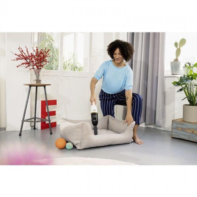 Прахосмукачка за кола KARCHER CVH 2 -  Батерийна ръчна прахосмукачка