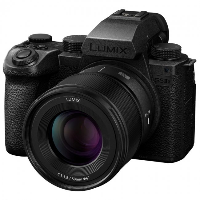 Фотоапарат Panasonic Lumix S5 IIX + обектив Panasonic Lumix S 50mm f/1.8К