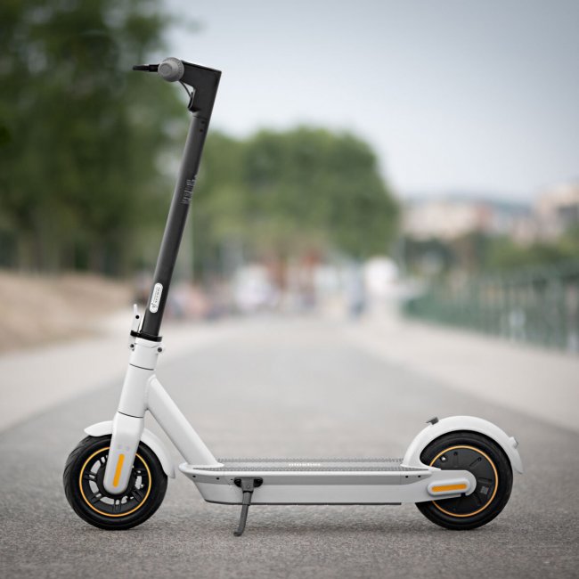 Електрически скутер Segway KickScooter MAX G30LE