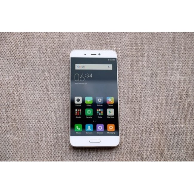Смартфон Xiaomi Mi 5 Dual SIM